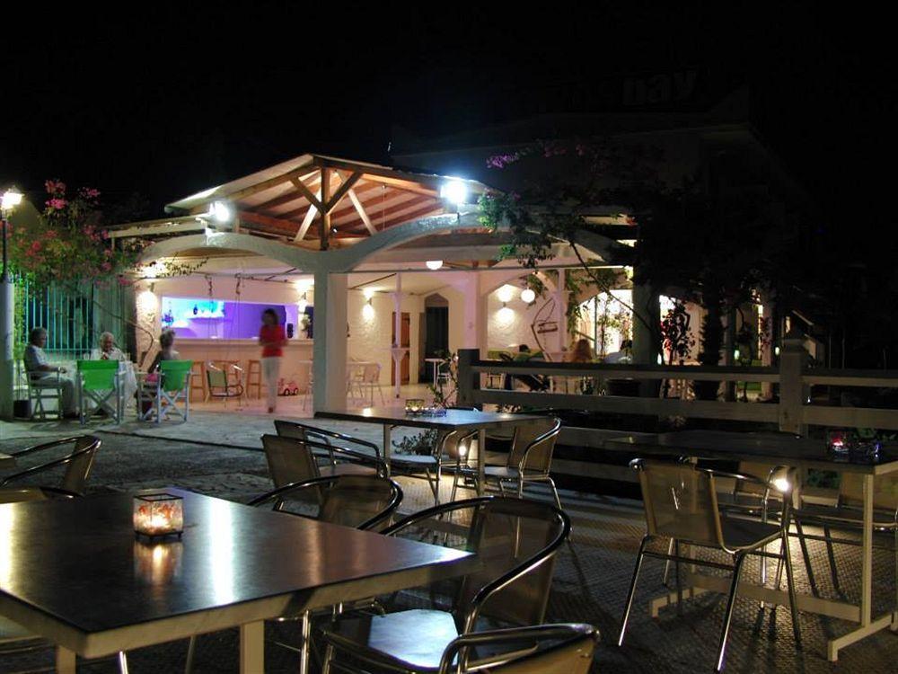 Kavos Bay Seafront Hotel Agia Marina  Dış mekan fotoğraf