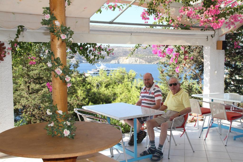 Kavos Bay Seafront Hotel Agia Marina  Dış mekan fotoğraf