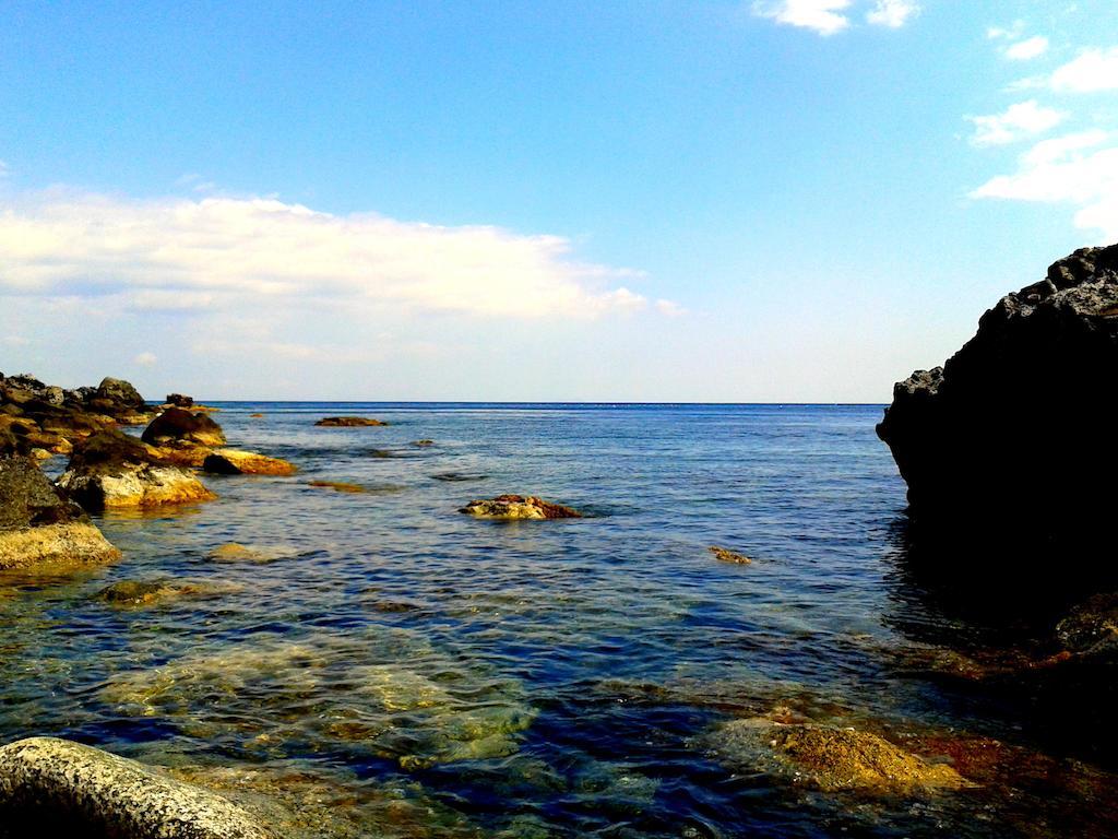 Kavos Bay Seafront Hotel Agia Marina  Dış mekan fotoğraf