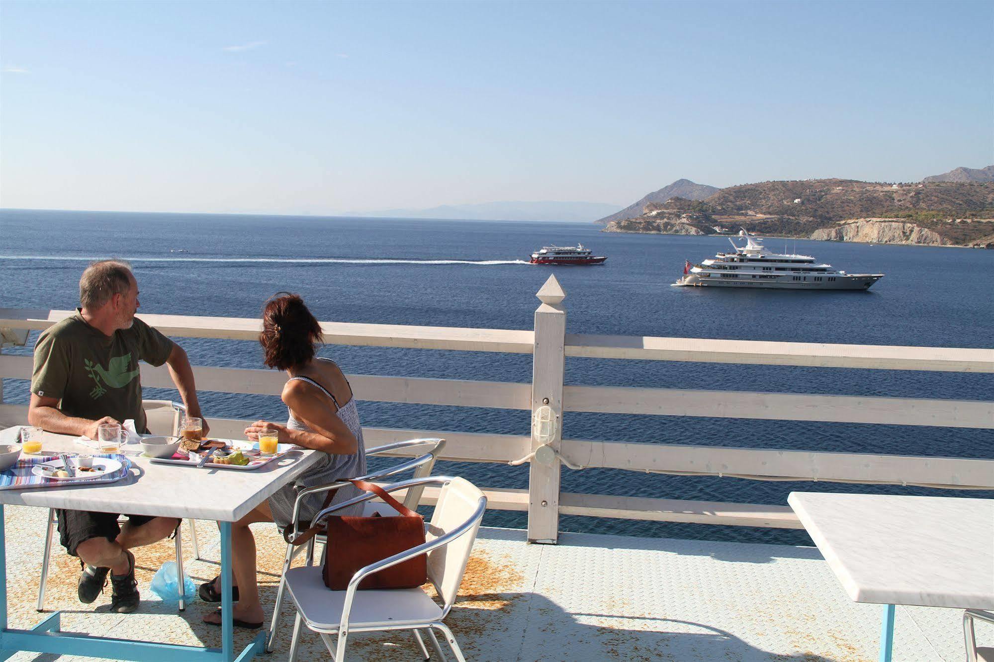Kavos Bay Seafront Hotel Agia Marina  Dış mekan fotoğraf