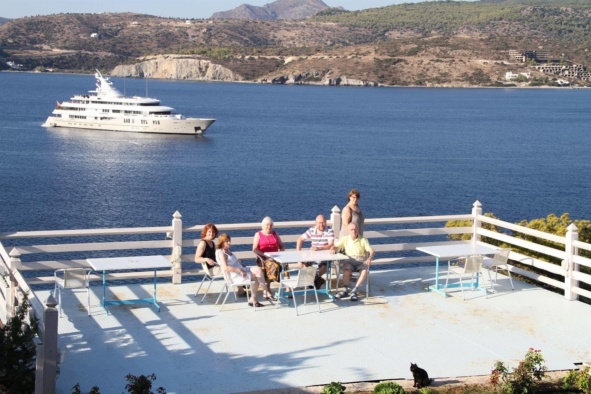 Kavos Bay Seafront Hotel Agia Marina  Dış mekan fotoğraf