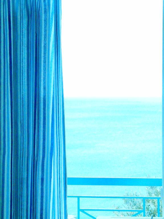 Kavos Bay Seafront Hotel Agia Marina  Dış mekan fotoğraf